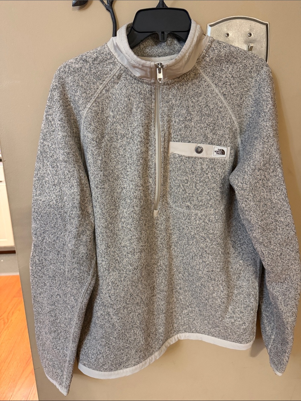The North Face Men’s Light Gray Heather Half-Zip Fleece Pullover
